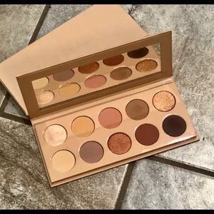 KKW Beauty classic blossom Eyeshadow palette